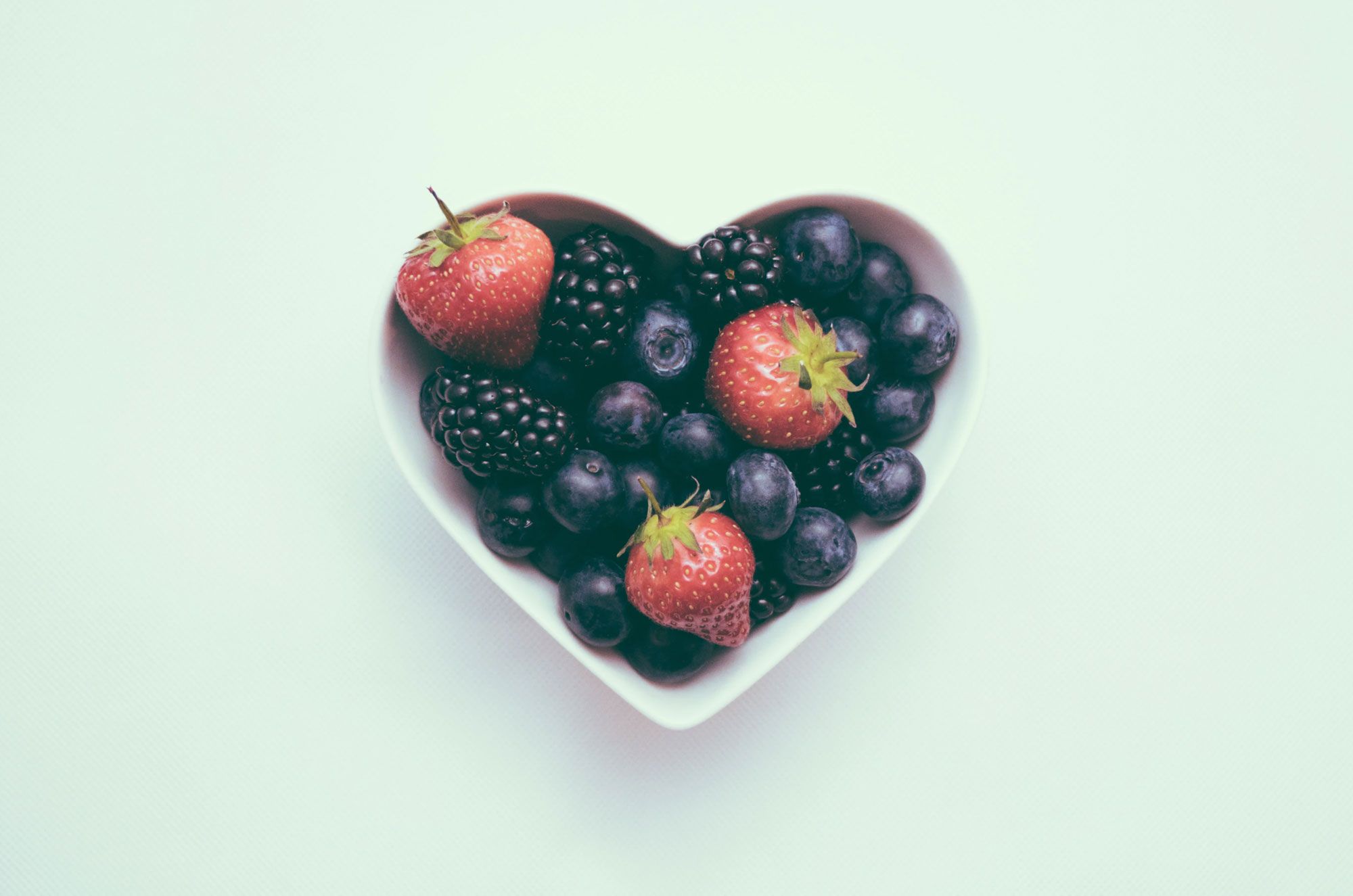 Fruit in Heart Bowl - Fotografía Miguel Morón Fruit in Heart Bowl